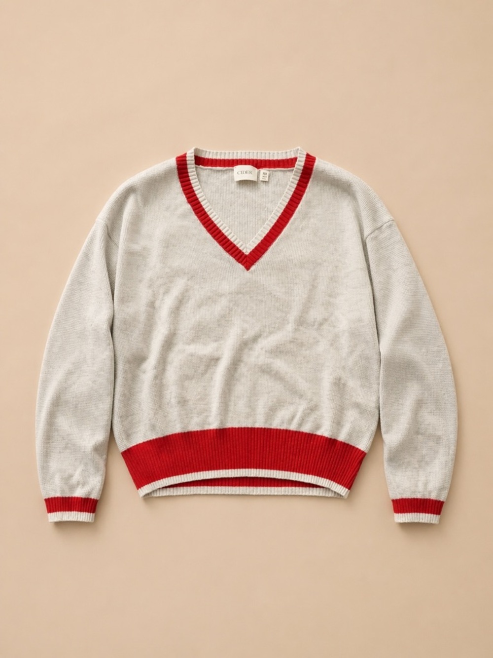 5/$25 🎉 Cyrus White & Red V-Neck Sweater XS ❤️ Casual Knit Top